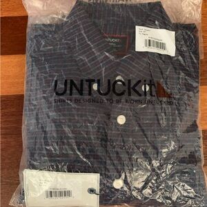UNTUCKIT SHIRT SIZE SMALL TRADITIONAL FIT NWT
